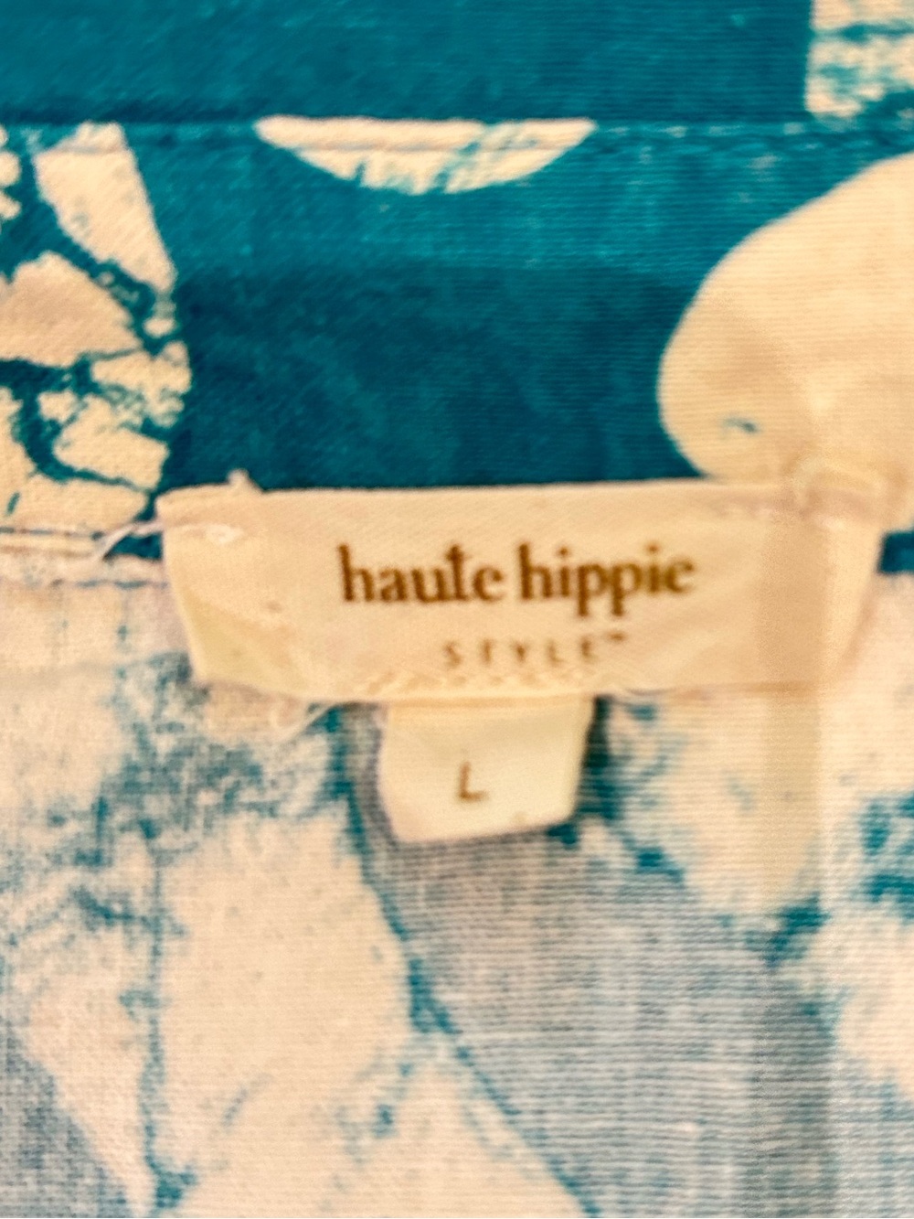 Haute Hippie Teal and Cream Abstract Set - Picture 7 of 8